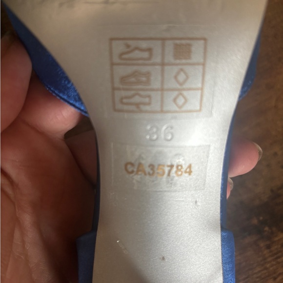 Mid Satin Heel - Picture 5 of 5